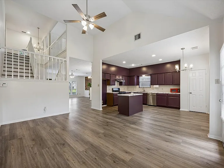 4627 Plymouth Way — Photo 7