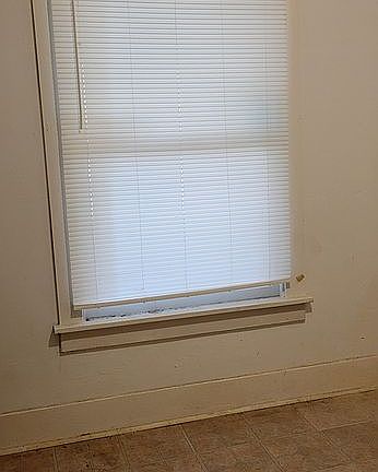 5th image of 1089 Broadway Ave