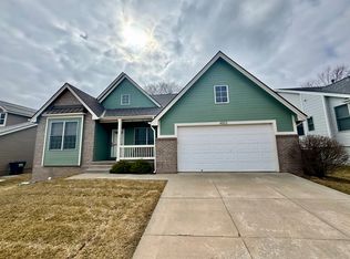 4503 Edgerton Dr, Papillion, NE 68133