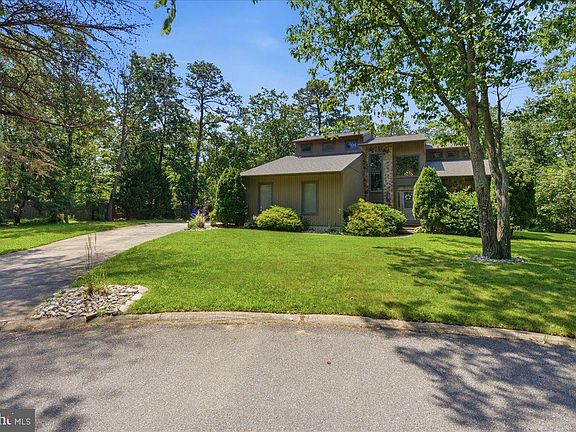 3rd image of 601 Dove Dr