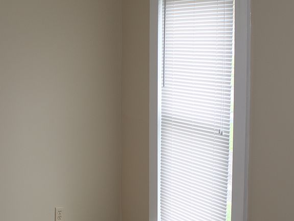 5th image of 301 Vienna Street # First Floor