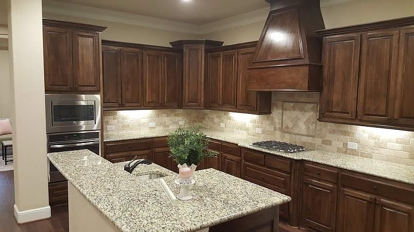 1st image of 367 Watermere Dr