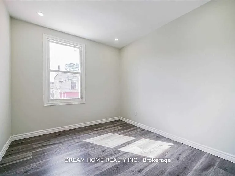 29 Glasgow St #2 — Photo 9