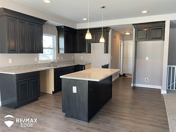 3rd image of 8212 Hidden Cove Ct