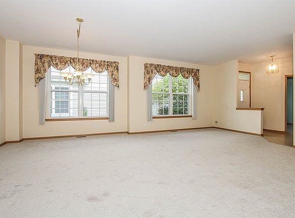 3rd image of 334 Woodhill Dr