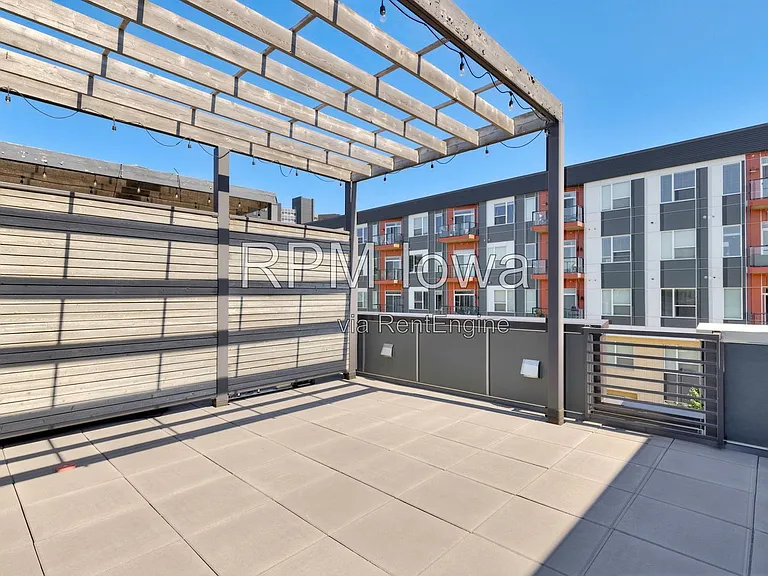 244 E Center St — Photo 30