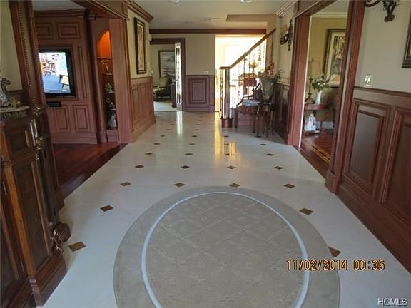 3rd image of 23 Hoover Ln