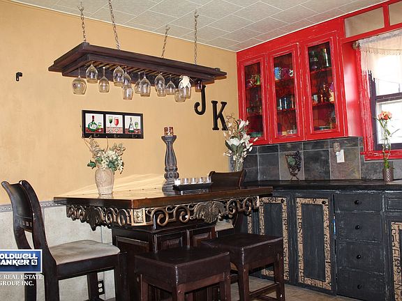 Bistro Style Kitchen/Dinning Area
