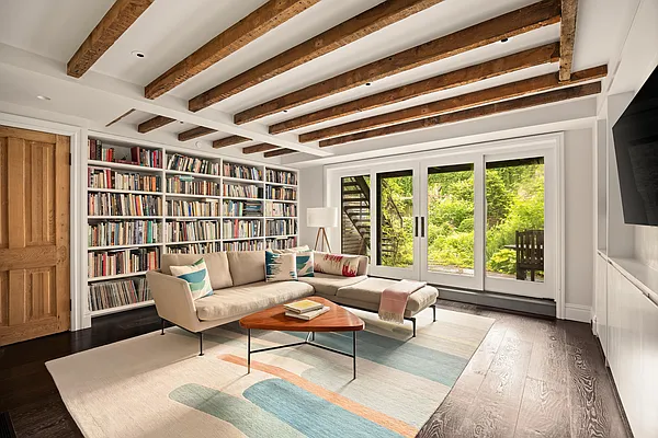 Sold by Corcoran | media 21