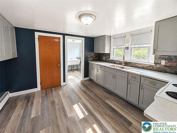 5th image of 2198 Focht Ave