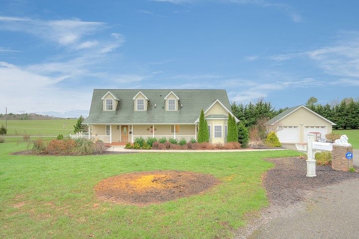 1st image of 3841 Divine Dr
