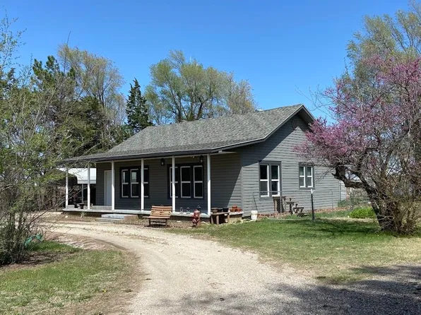 166 NE 20th Ave, Great Bend, KS 67530