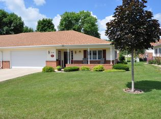 310 Juneau Ave SE, Orange City, IA 51041