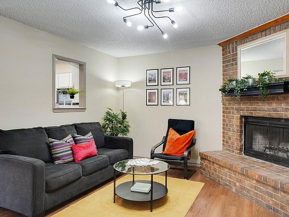 5th image of 525 Essex Pl #8