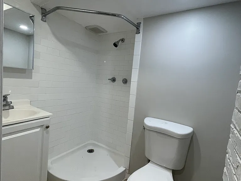 162 Nelson Ave #G2 — Photo 4