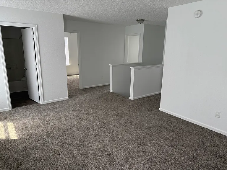 10931 Clear Spring Dr — Photo 6