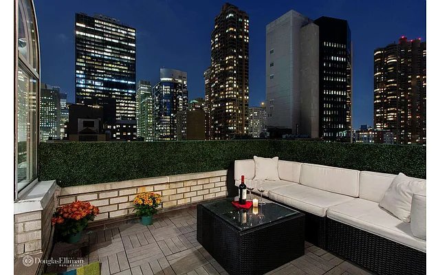 Sold by Douglas Elliman | media 8