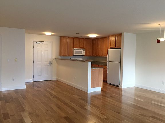 2nd image of 118 Wood St APT 107