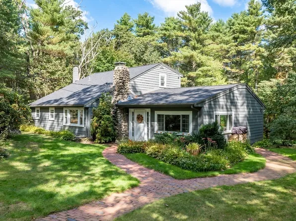 6 Fruit St, Norfolk, MA 02056