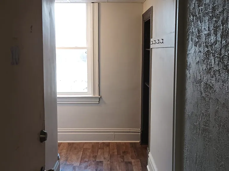328 Grant Ave #10 — Photo 15