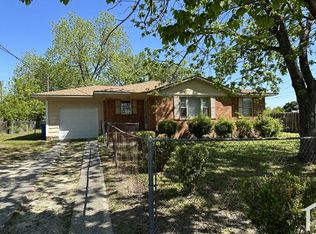 5004 Utile Rd, Fayetteville, NC 28304