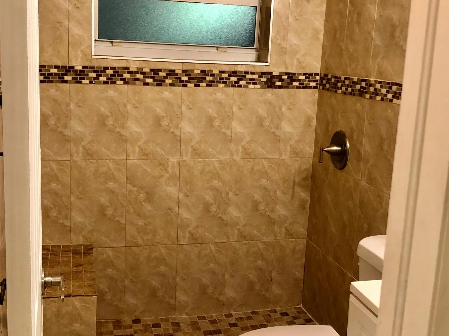 2 bed, 650 sqft, $1,700 — Photo 3
