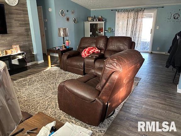 3rd image of 307 S Main St