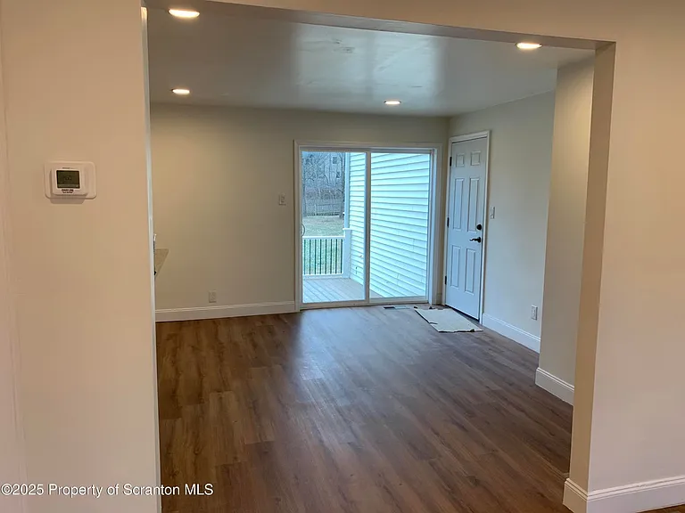 318 Simrell Rd — Photo 15