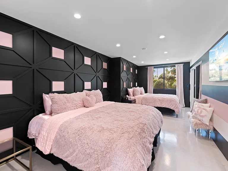 850 E Sierra Way — Photo 15