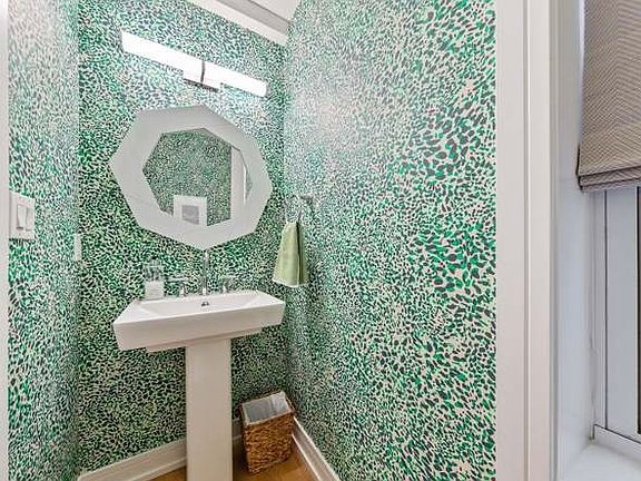 4th image of 2037 W McLean Ave #1F