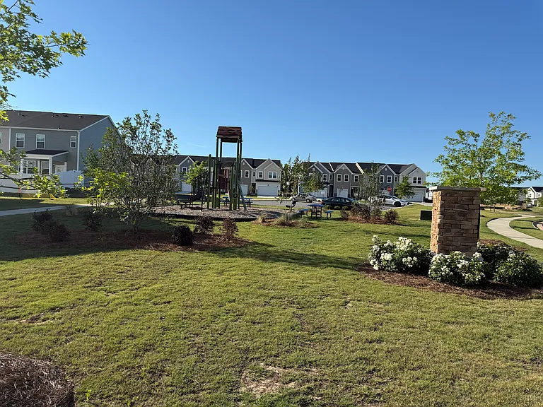 Lily Patch Ln — Photo 14