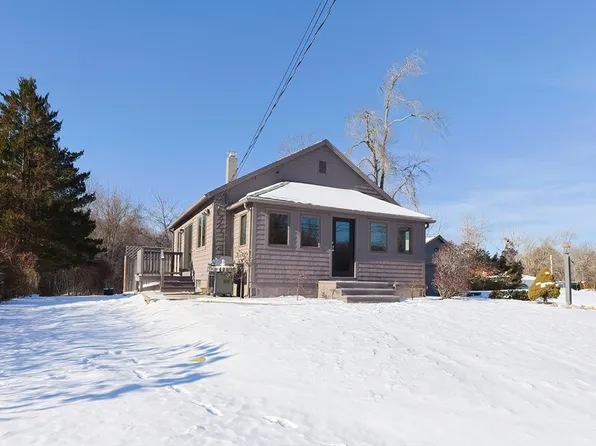 17 Bates St, Mendon, MA 01756