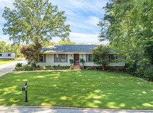 809 N Hills Dr, Opelika, AL 36801