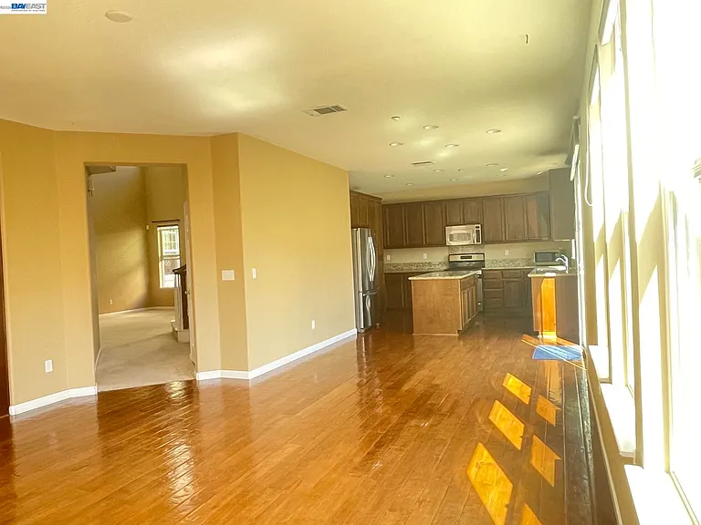1669 Marina Way — Photo 9