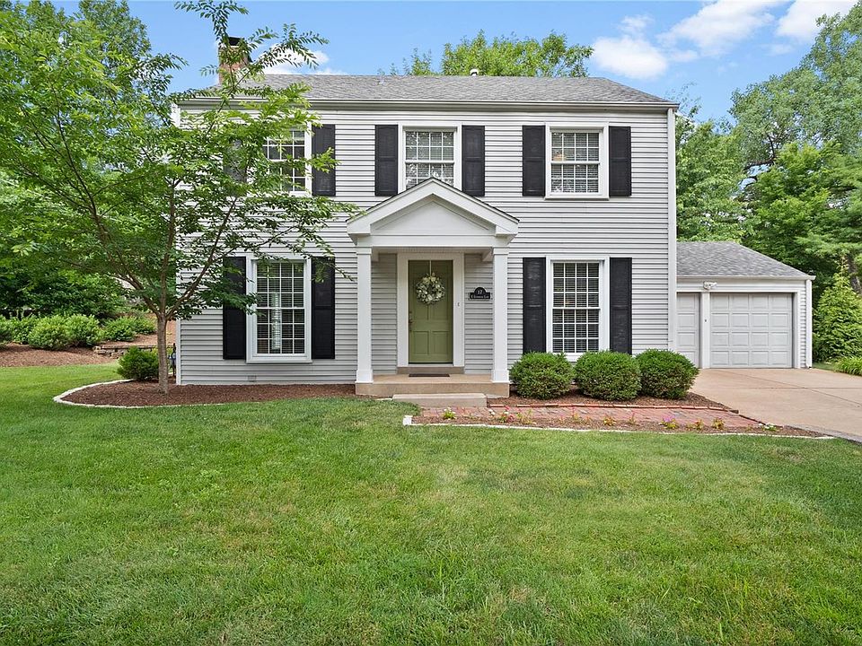 1st image of 17 E Glenwood Ln