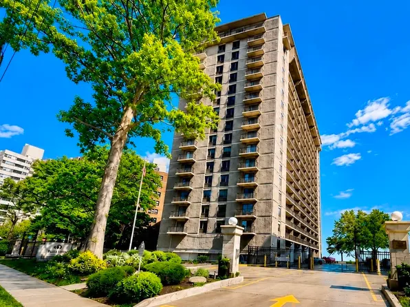 12500 Edgewater Dr APT 206, Lakewood, OH 44107
