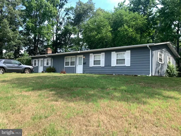 9400 Fontana Dr, Lanham, MD 20706