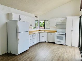 826 W Victoria St, Santa Barbara, CA 93101