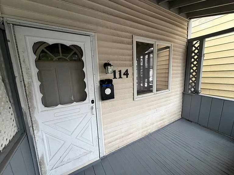 114 Smith Ave — Photo 2