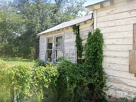 2nd image of 4727 Jones St