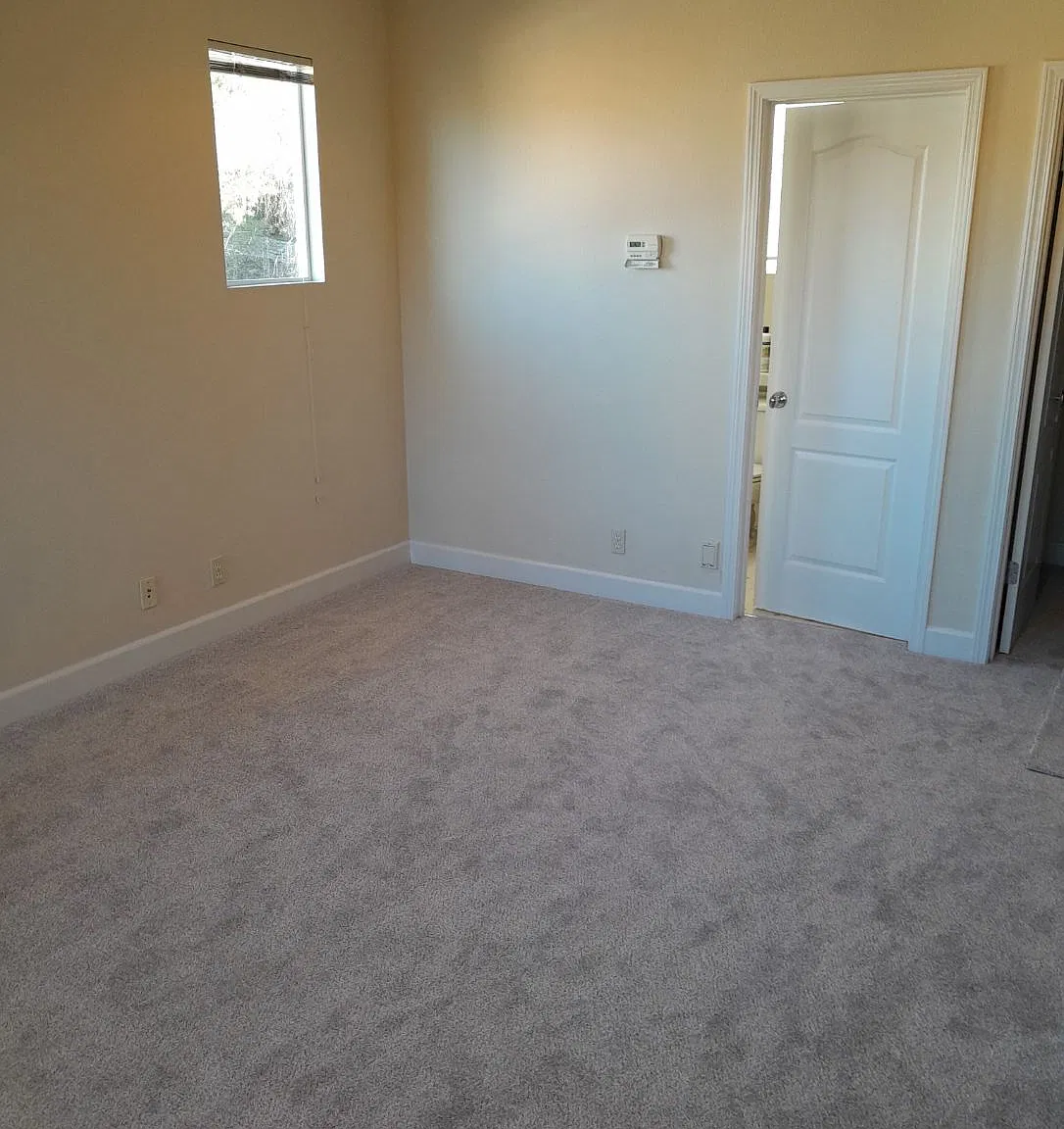 1 bed, 3877 sqft, $2,200 — Photo 2