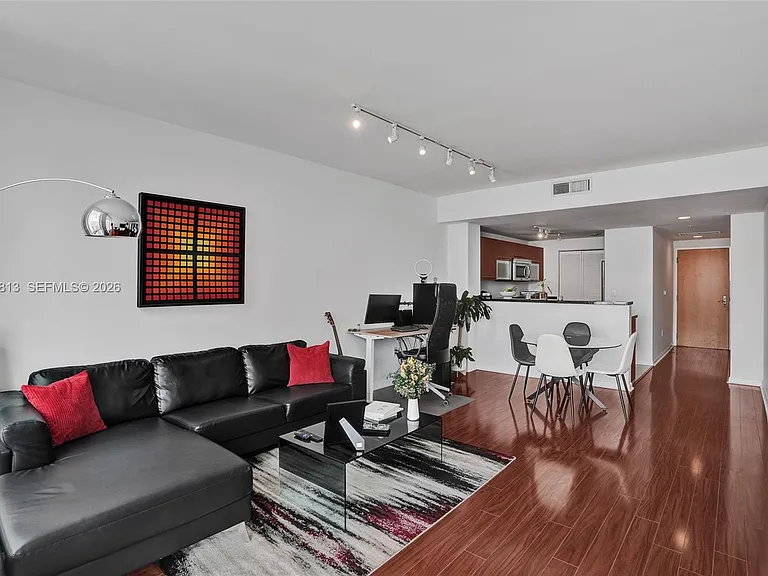 253 NE 2nd St #3304 — Photo 6