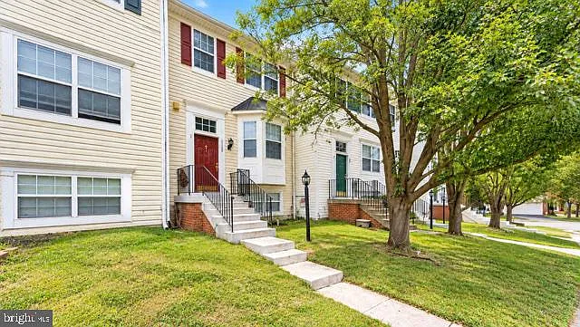 4 bed, 3.5 bath, 2136 sqft, $2,950 — Photo 2