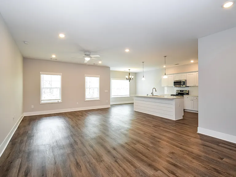 21 Greyfield Dr — Photo 2