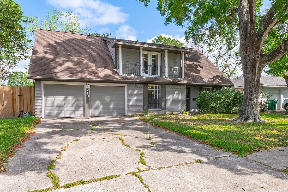 Building Photo - 719 Reseda Dr