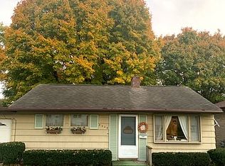 2304 8th St, Peru, IL 61354