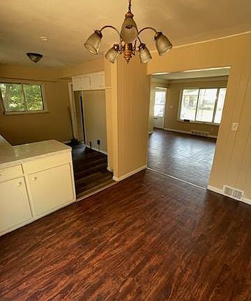 3rd image of 22094 Oakwood Ave