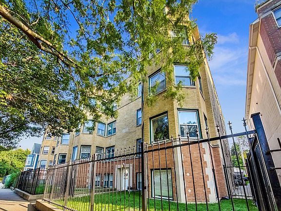 2nd image of 3515 W Medill Ave APT 2W
