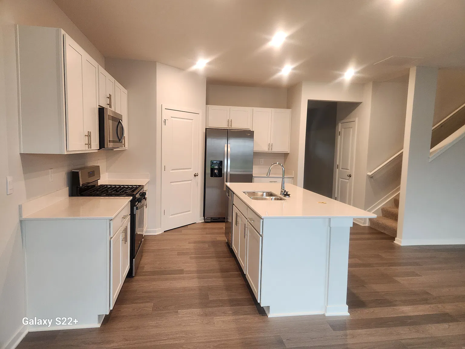 5 bed, 2600 sqft, $3,500 — Photo 4
