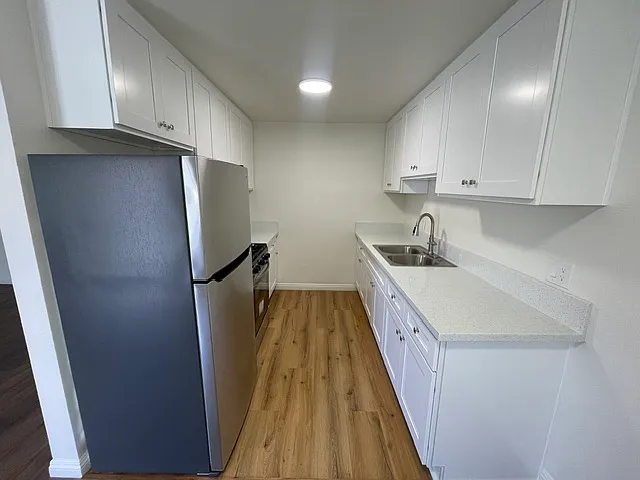 1015 W East St #F — Photo 6